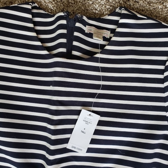 Gap Dress, fit and flare Size 4 TALL - Picture 2 of 3